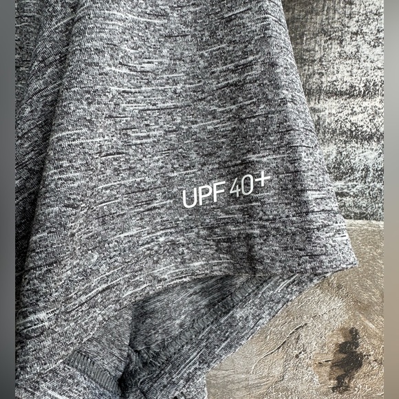 Men’s Nike Swim Dri-Fit Gray UPF 40 T-shirt Size Medium - Picture 2 of 4